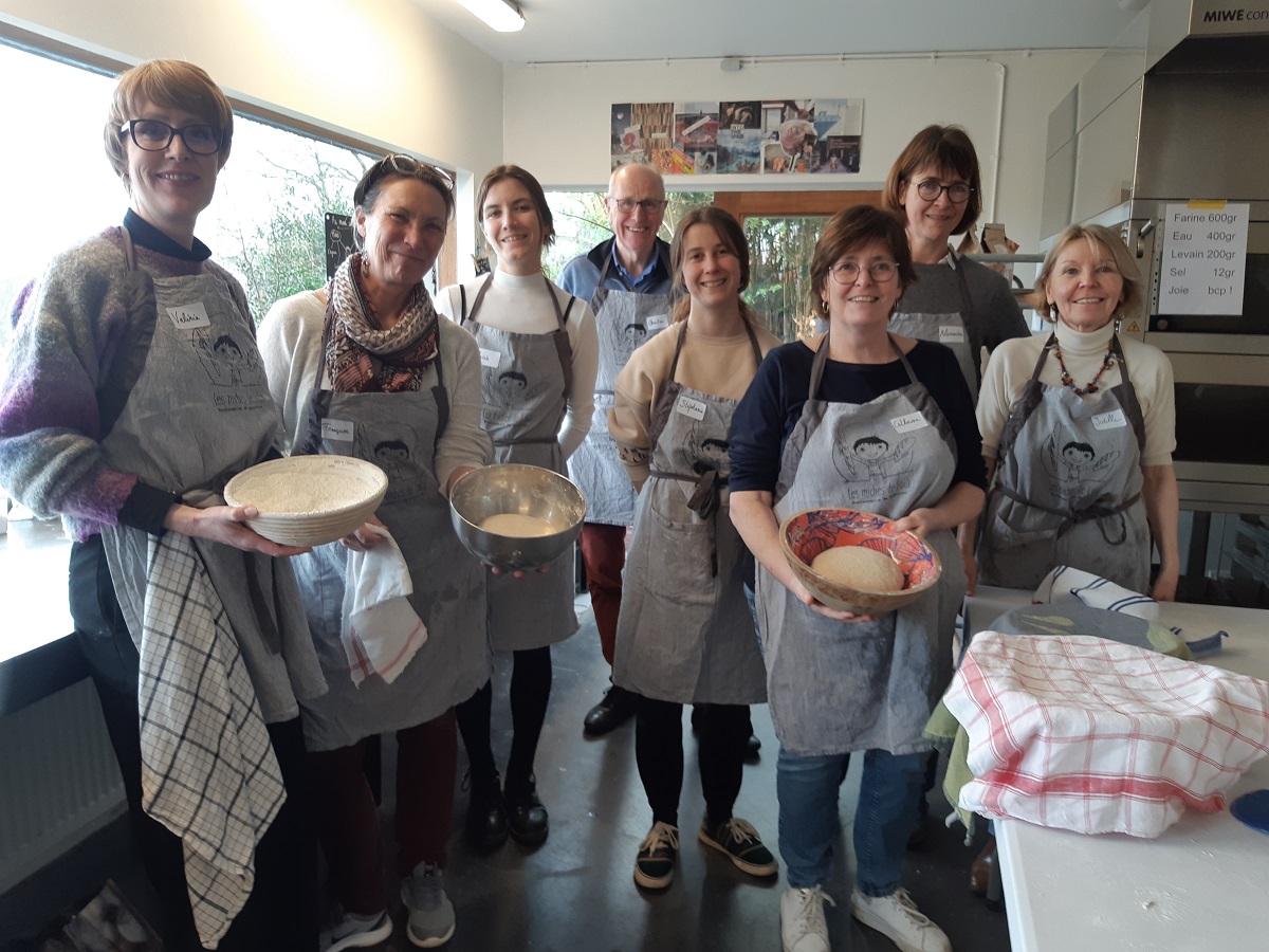 Groupe atelier pain au levain_Miches de Lola_Ottignies_mars23_02